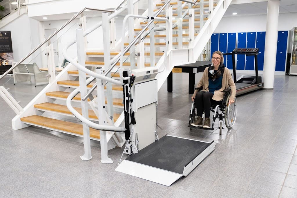 sani-trans GmbH | Rollstuhllift, Plattformlift & Hublift